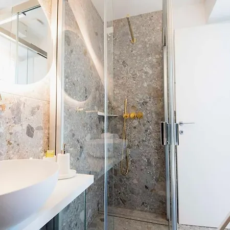 Lusso-vista Lago Nuovissimo Attico Con Jacuzzi *