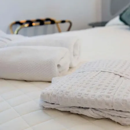 Lusso-vista Lago Nuovissimo Attico Con Jacuzzi * Бардоліно