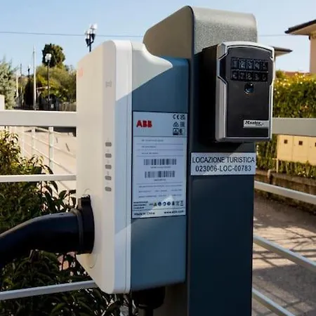 アパート Lusso-vista Lago Nuovissimo Attico Con Jacuzzi バルドリーノ