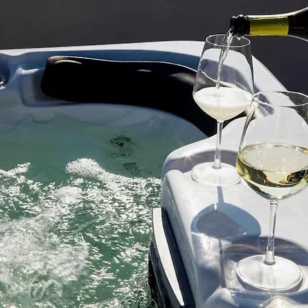 Lusso-vista Lago Nuovissimo Attico Con Jacuzzi דירה